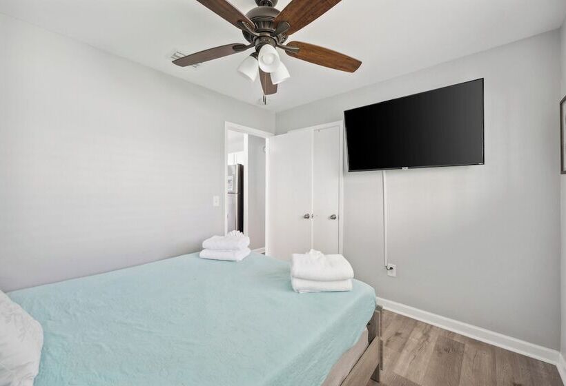 Aqua Horizon By Avantstay Pool, Near The Beach