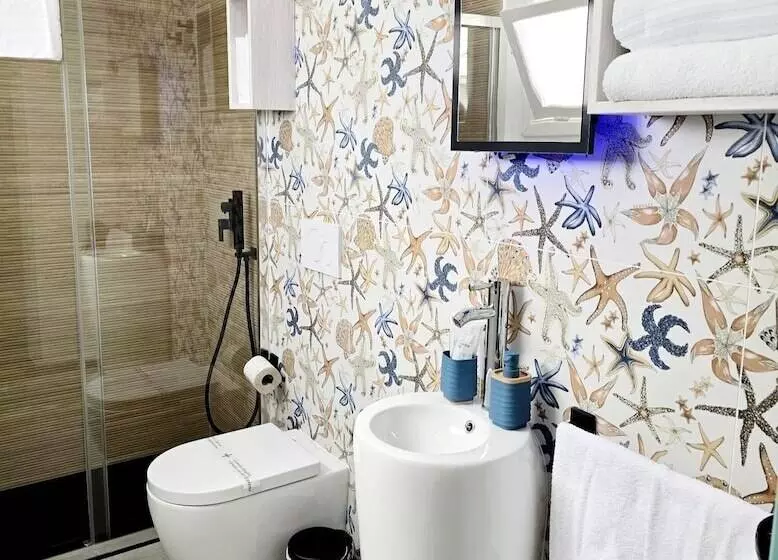 ベッドアンドブレックファースト Aquamarina Rooms