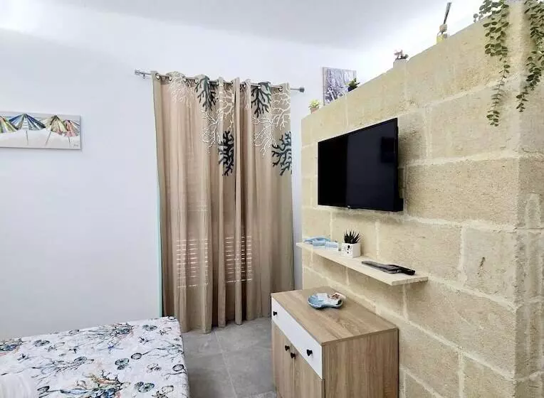 ベッドアンドブレックファースト Aquamarina Rooms