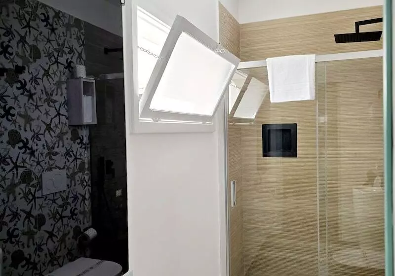 ベッドアンドブレックファースト Aquamarina Rooms