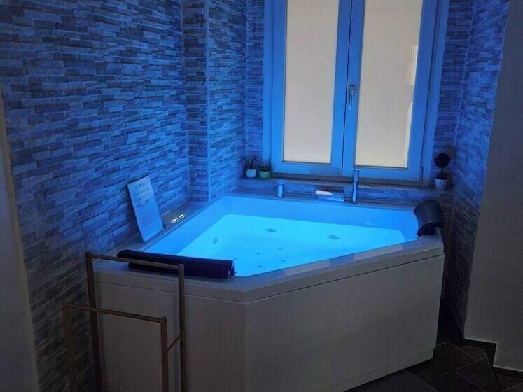 تختخواب و صبحانه Petramare Charming House