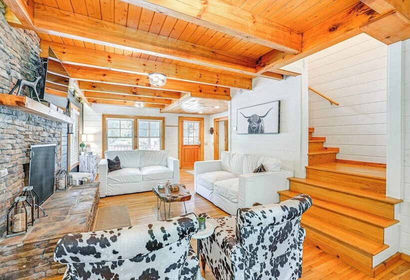 Cashiers Cottage W/ Screened Porch & Trail Access!