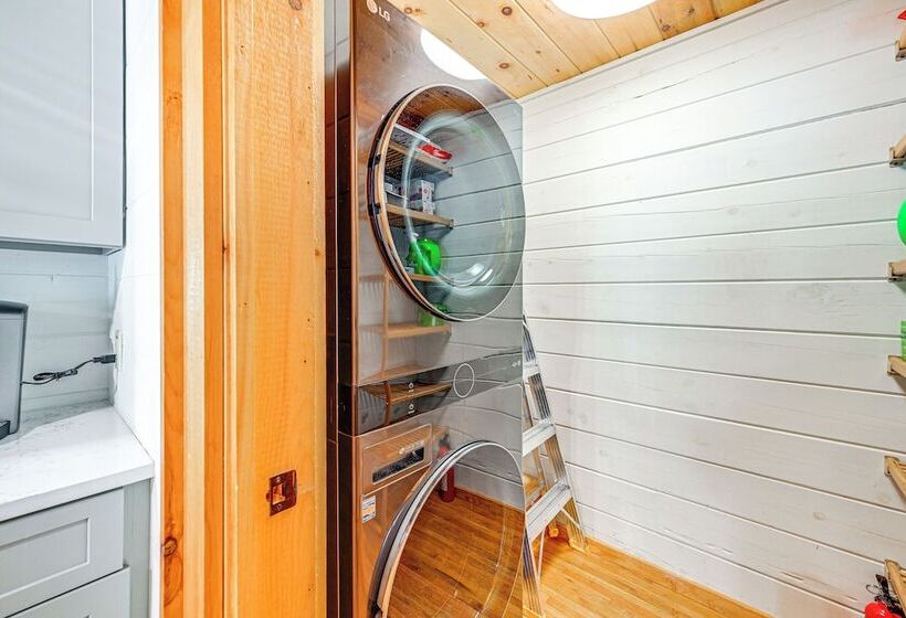 Cashiers Cottage W/ Screened Porch & Trail Access!