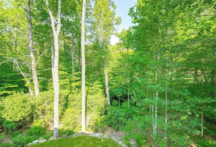 Cashiers Cottage W/ Screened Porch & Trail Access!