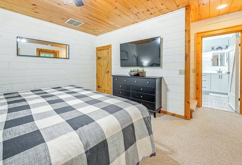 Cashiers Cottage W/ Screened Porch & Trail Access!