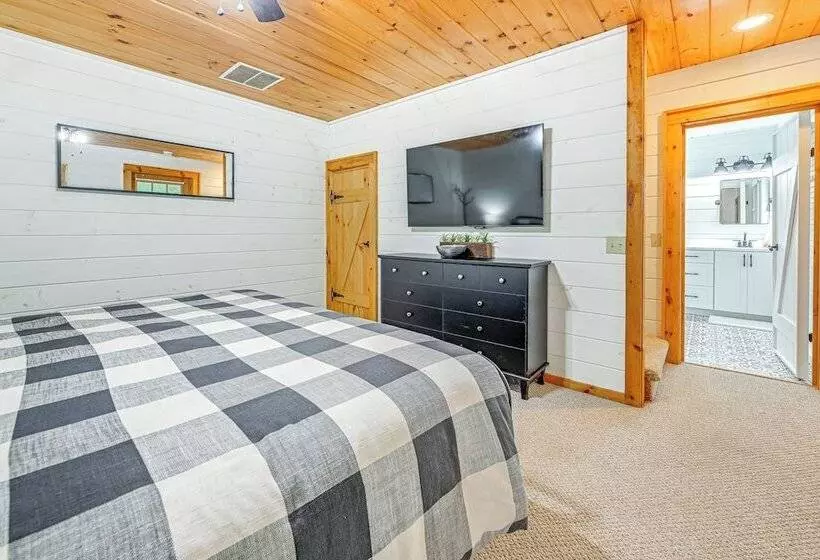 Cashiers Cottage W/ Screened Porch & Trail Access!
