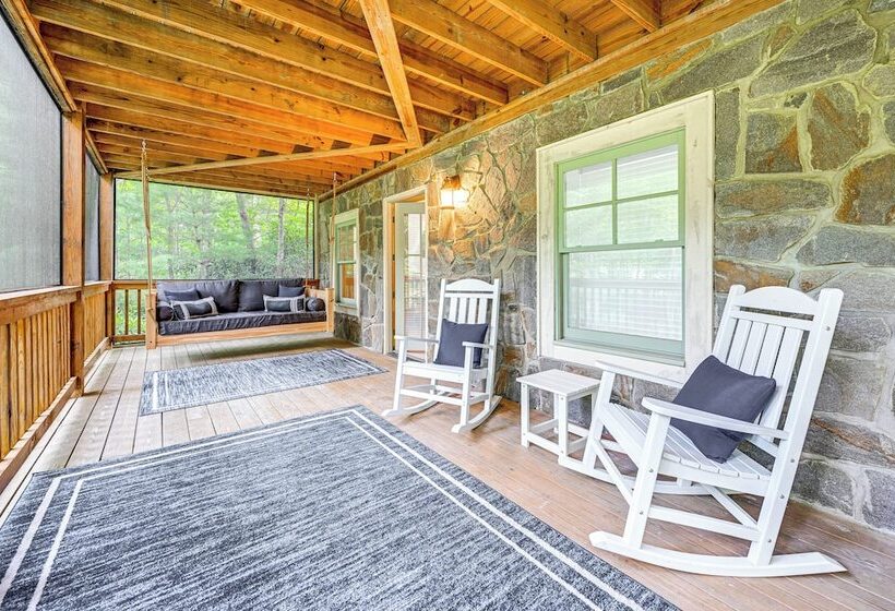Cashiers Cottage W/ Screened Porch & Trail Access!