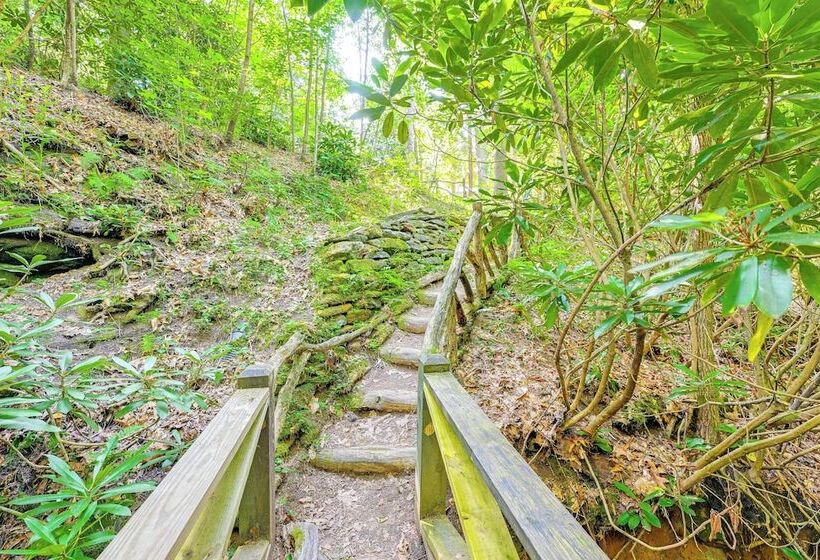 Cashiers Cottage W/ Screened Porch & Trail Access!