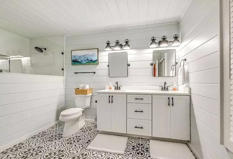 Cashiers Cottage W/ Screened Porch & Trail Access!