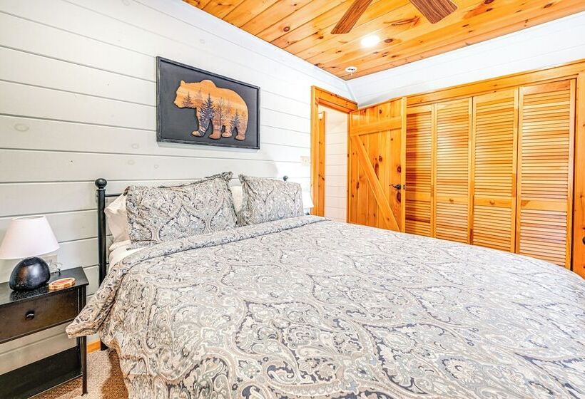 Cashiers Cottage W/ Screened Porch & Trail Access!