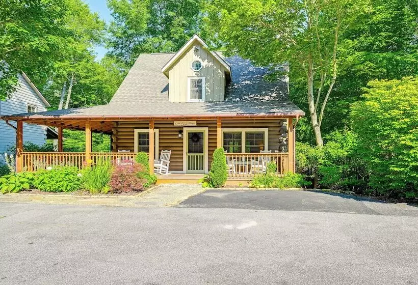 Cashiers Cottage W/ Screened Porch & Trail Access!