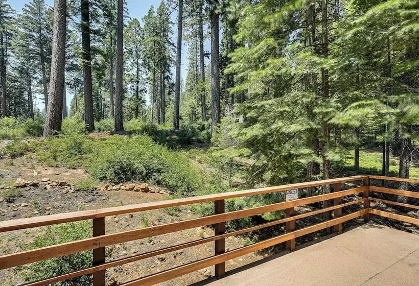 Long Barn Cabin W/ 2 Decks Near Skiing!