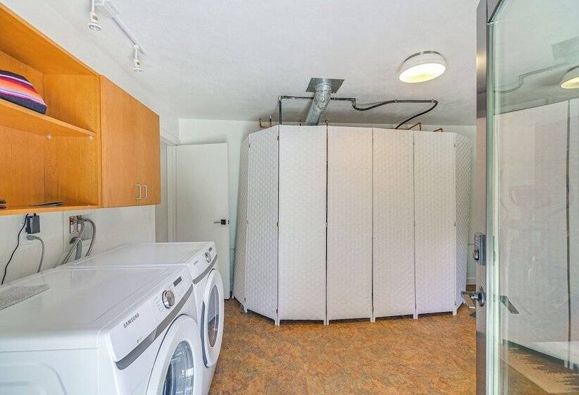 Hot Tub, Mtn View Deck: Peaceful Evergreen Home!