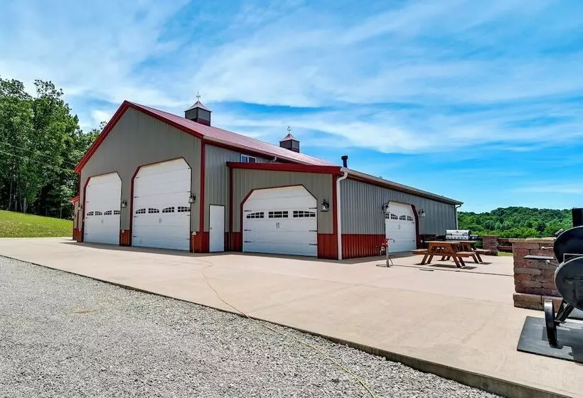 Unique Stay: Barndominium Near Rough River Lake!
