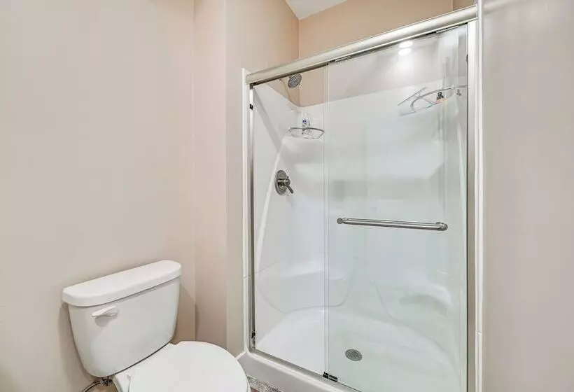 Unique Stay: Barndominium Near Rough River Lake!