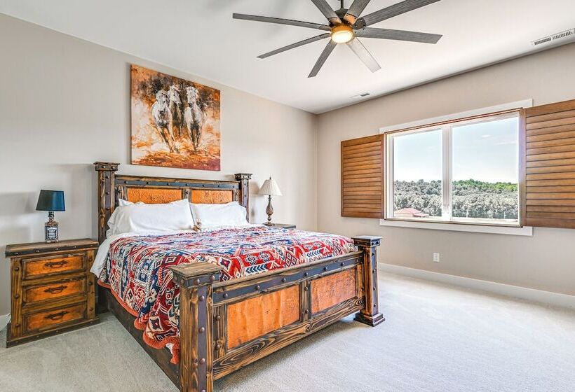 Unique Stay: Barndominium Near Rough River Lake!