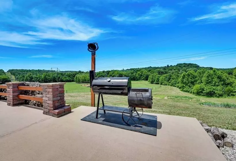 Unique Stay: Barndominium Near Rough River Lake!