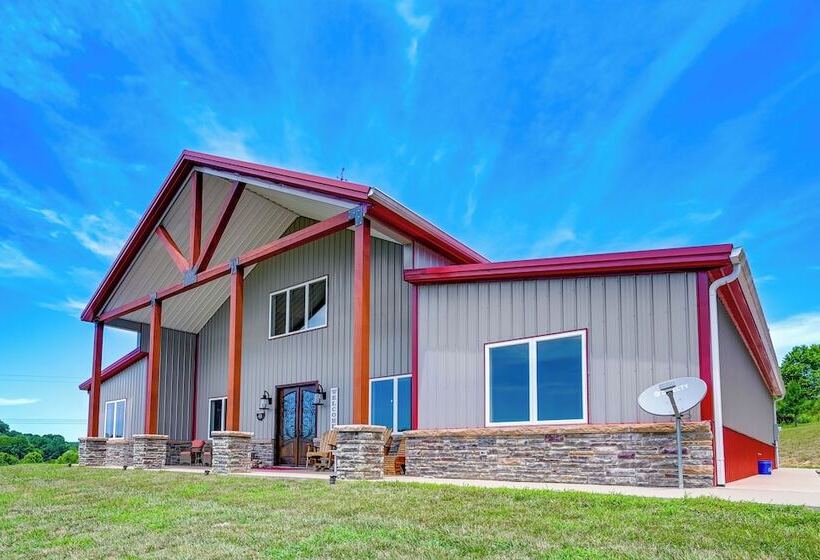 Unique Stay: Barndominium Near Rough River Lake!