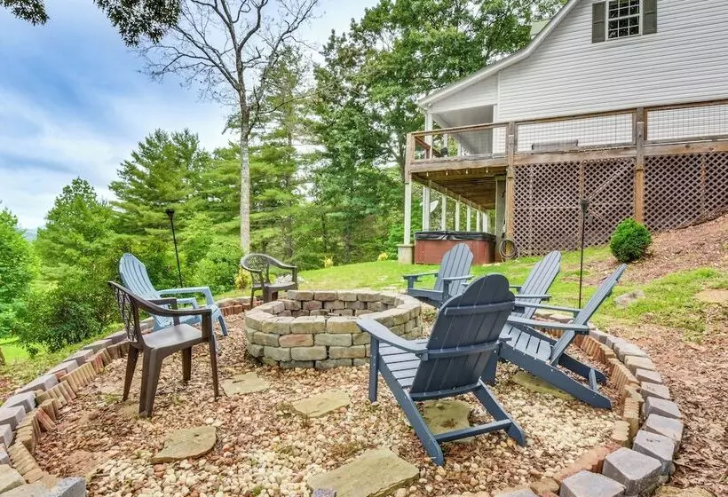 Hiawassee Hideaway: Hot Tub, Lake & Mountain Views