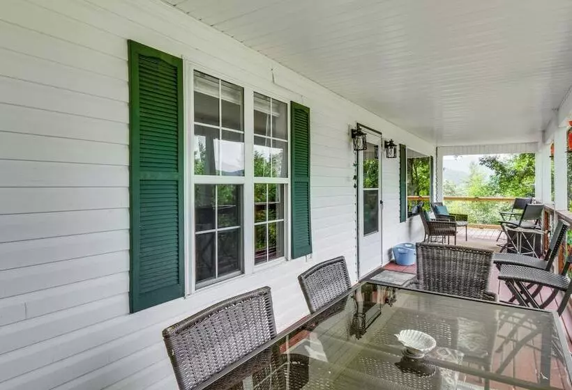 Hiawassee Hideaway: Hot Tub, Lake & Mountain Views