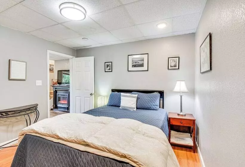 Hiawassee Hideaway: Hot Tub, Lake & Mountain Views