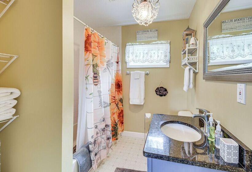 Hiawassee Hideaway: Hot Tub, Lake & Mountain Views