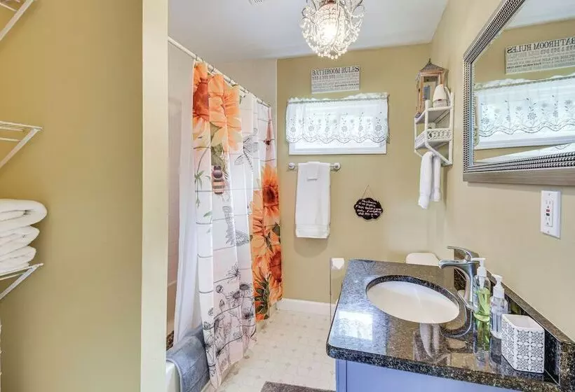 Hiawassee Hideaway: Hot Tub, Lake & Mountain Views