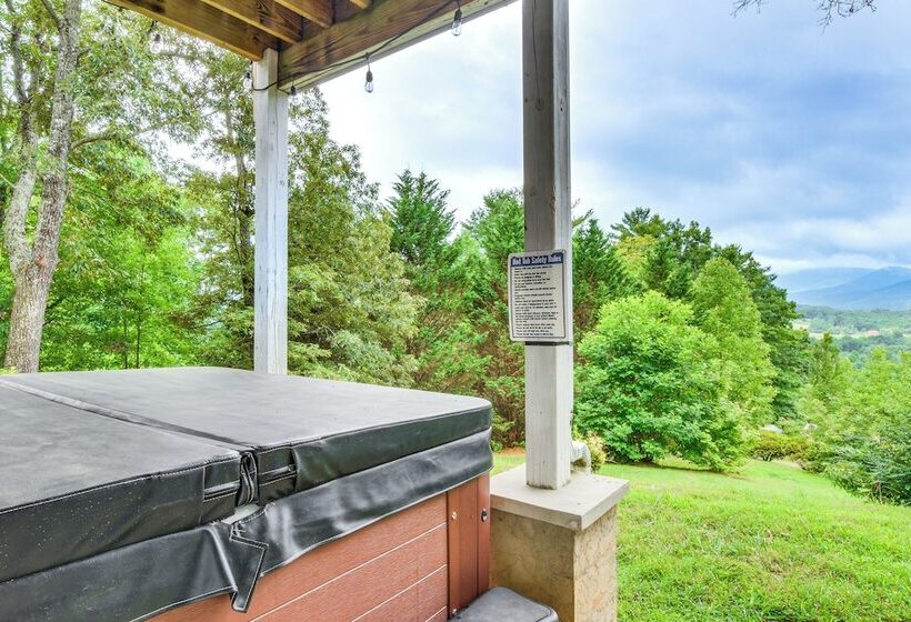 Hiawassee Hideaway: Hot Tub, Lake & Mountain Views