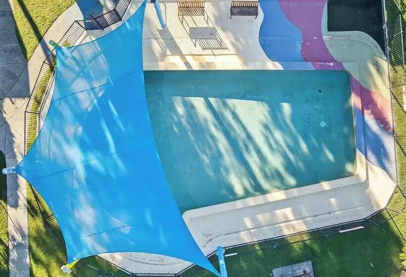 Hotelli Bribie Island Caravan Park