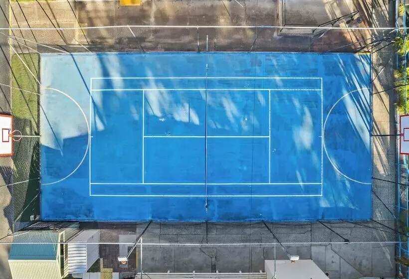 Hotelli Bribie Island Caravan Park