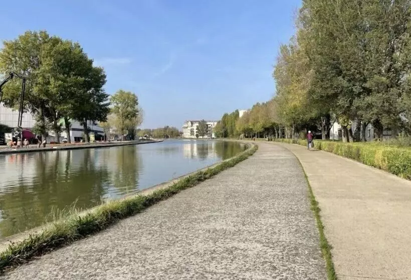 Hotelli Du Parc Canal