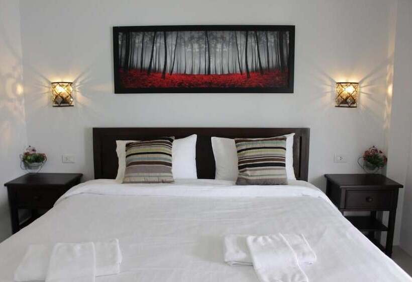 בית מלון כפרי Moei Manee Resort