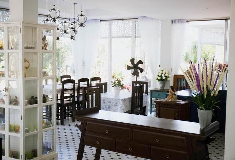 בית מלון כפרי Moei Manee Resort