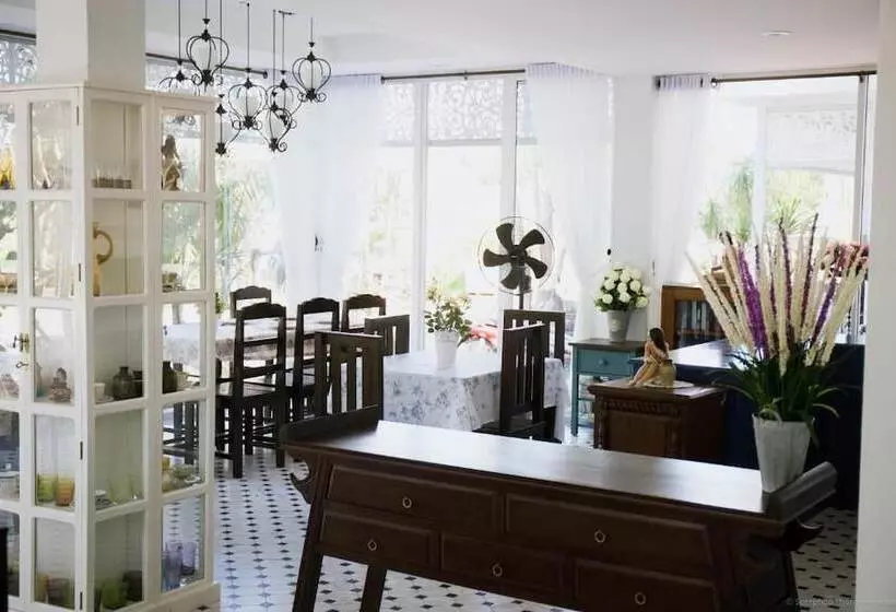 Hotelli Moei Manee Resort