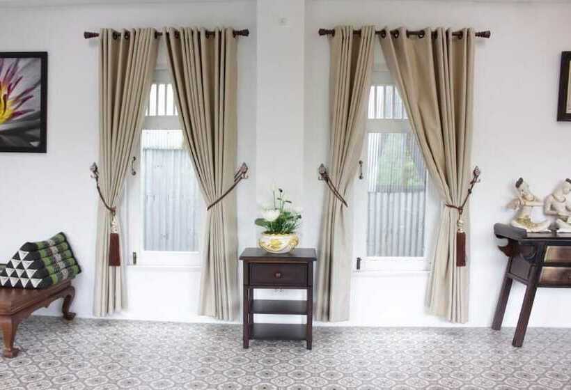 בית מלון כפרי Moei Manee Resort