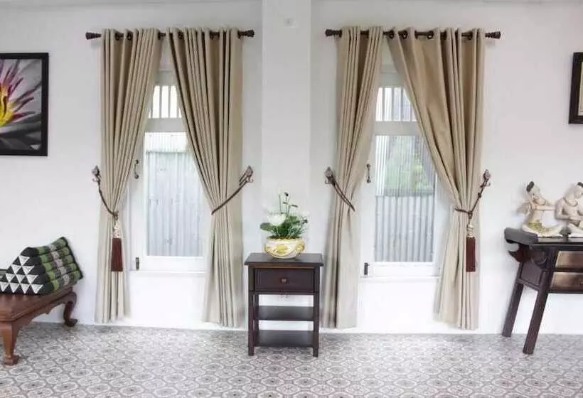 Hotelli Moei Manee Resort