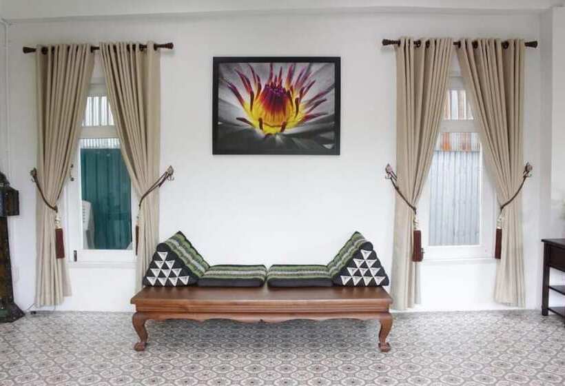 בית מלון כפרי Moei Manee Resort