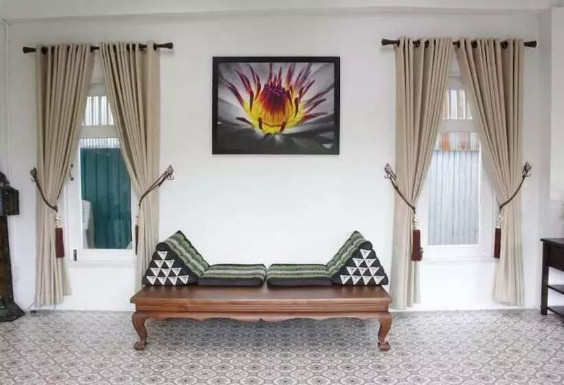 Hotelli Moei Manee Resort