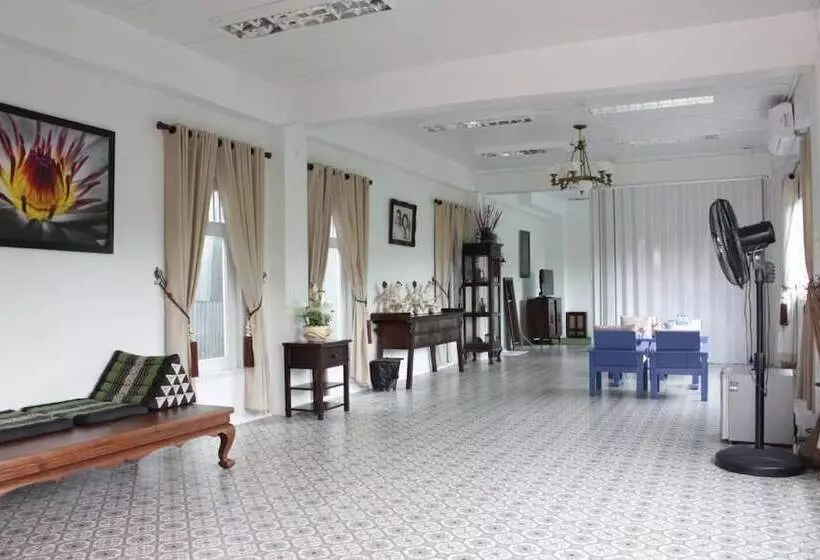 Hotelli Moei Manee Resort