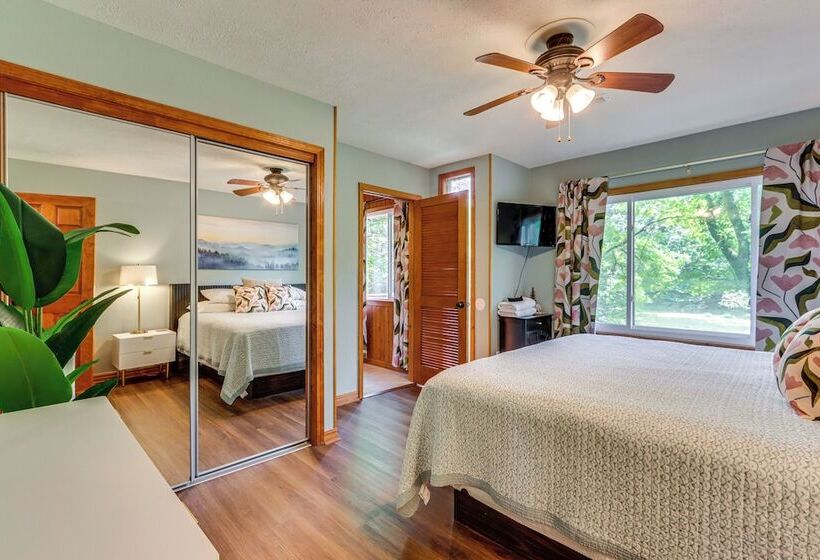 Lakefront Cabin < 3 Mi To Dtwn Eureka Springs!