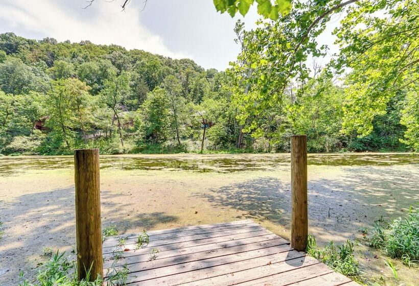 Lakefront Cabin < 3 Mi To Dtwn Eureka Springs!