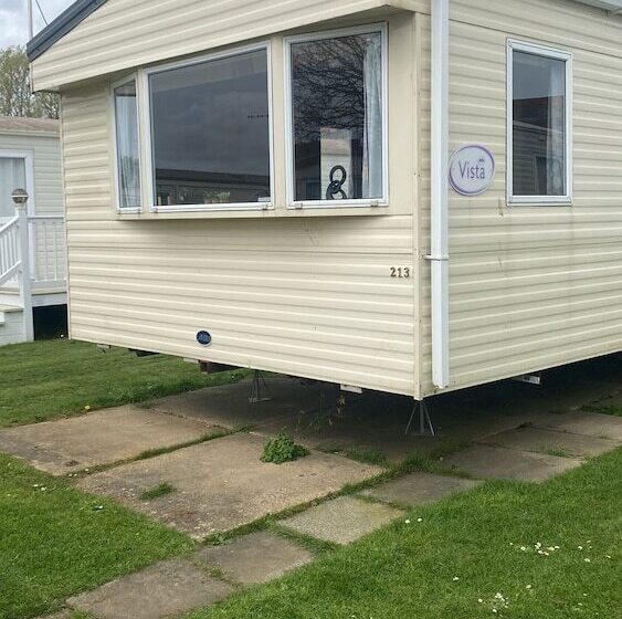 Lovely Caravan Located In An Amazing Holiday Park