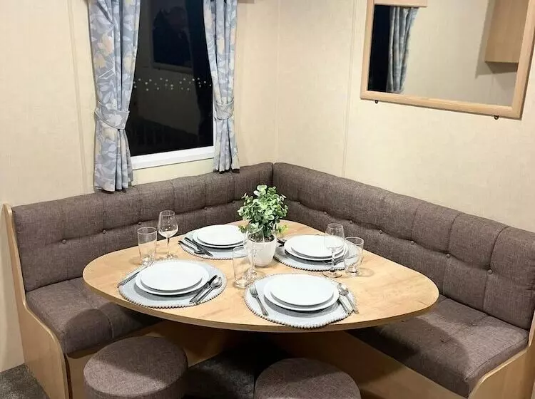 Lovely Caravan Located In An Amazing Holiday Park