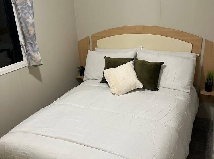 Lovely Caravan Located In An Amazing Holiday Park