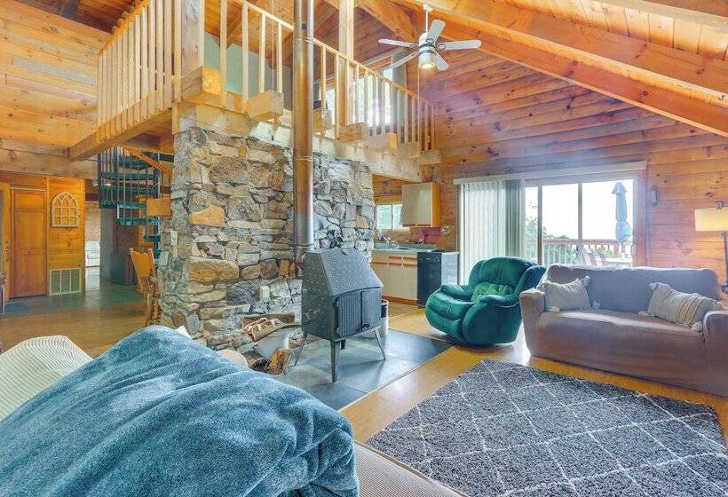 Mountaintop Home In Hedgesville W/ Panoramic View!