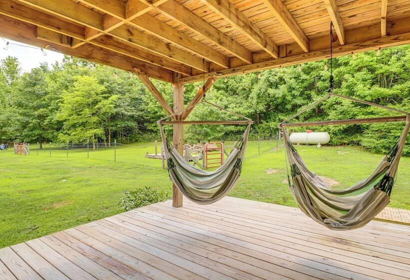 Views On 12 Acres: Ozark Mountain Cabin!