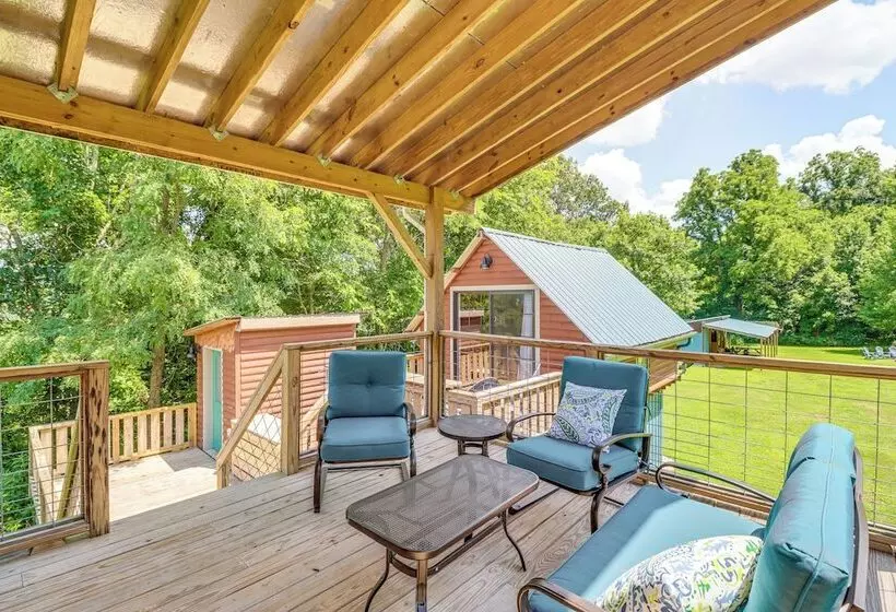 Views On 12 Acres: Ozark Mountain Cabin!