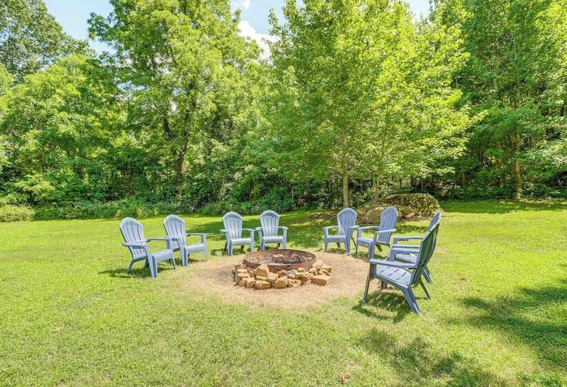 Views On 12 Acres: Ozark Mountain Cabin!