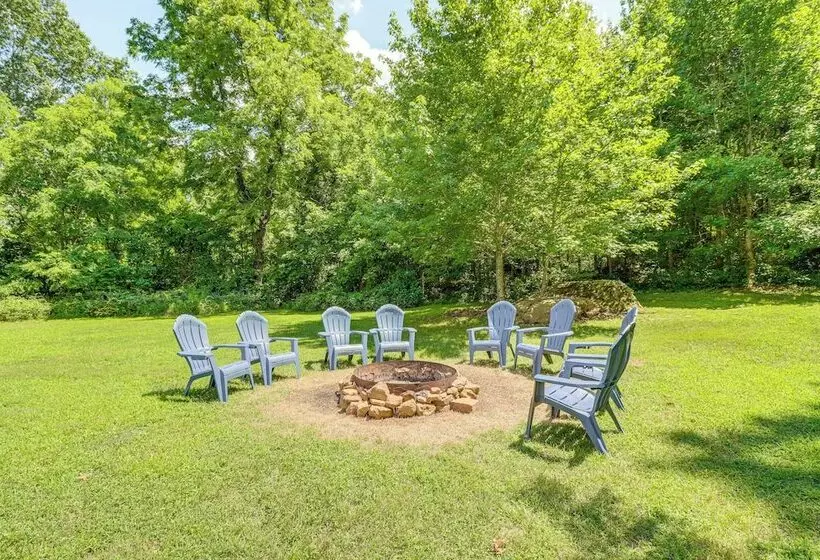 Views On 12 Acres: Ozark Mountain Cabin!