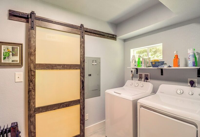 Views On 12 Acres: Ozark Mountain Cabin!